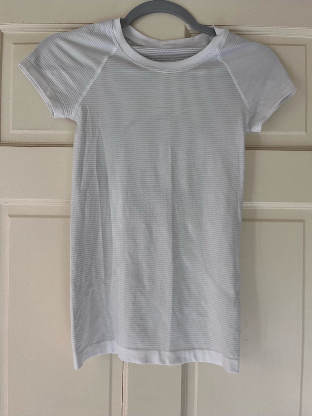 Lululemon, White swiftly tech, size 2